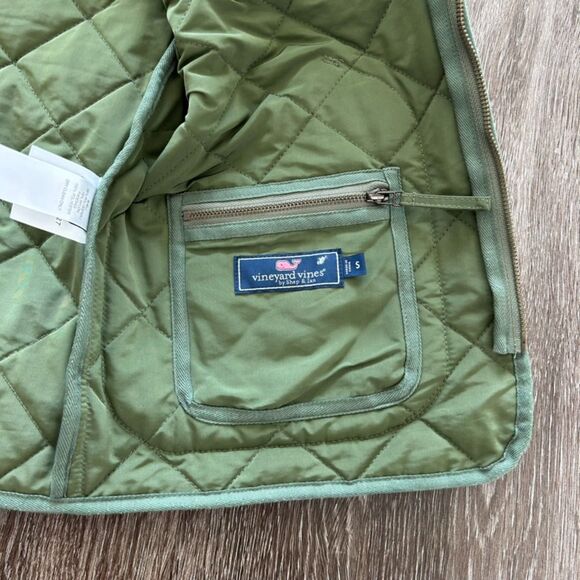 EUC Vineyard Vines Green Quilted Dorset Military Vest Corduroy Collar Size Small - Picture 7 of 10